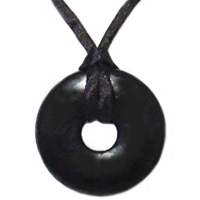 Schungit Schmuck Anhänger DONUT 3,5cm 4-tlg Set [ENERGIE & SCHUTZ] mit LEDERBAND.