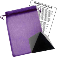 SCHUNGIT Pyramide 3 x 3cm POLIERT für SCHUTZ, NEGATIVES abschirmen, Schlafzimmer, Büro, Home-Office uvm. Inklusive TÄSCHCHEN und BESCHREIBUNG [Zazhoginskij Mine KARELIEN)