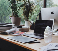 SELENIT Kristall Turm Healing Tower 15cm. Negative Energie absaugen & Stimmungsaufheller für positive Lebensenergie.