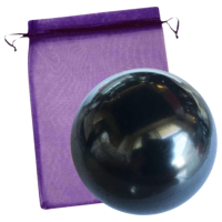 SCHUNGIT Kugel Karelien 20cm POLIERT für SCHUTZ, NEGATIVES abschirmen, Schlafzimmer, Büro, Home-Office uvm. Inklusive TÄSCHCHEN und BESCHREIBUNG [Zazhoginskij Mine]