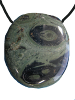 Kabambajaspis Schmeichelstein gebohrt ca. 2-4cm