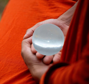 SELENIT Kristall 2x Kugel 5cm Ø 3-tlg Energie-Set für Meditation, Ruhe, Entspannung